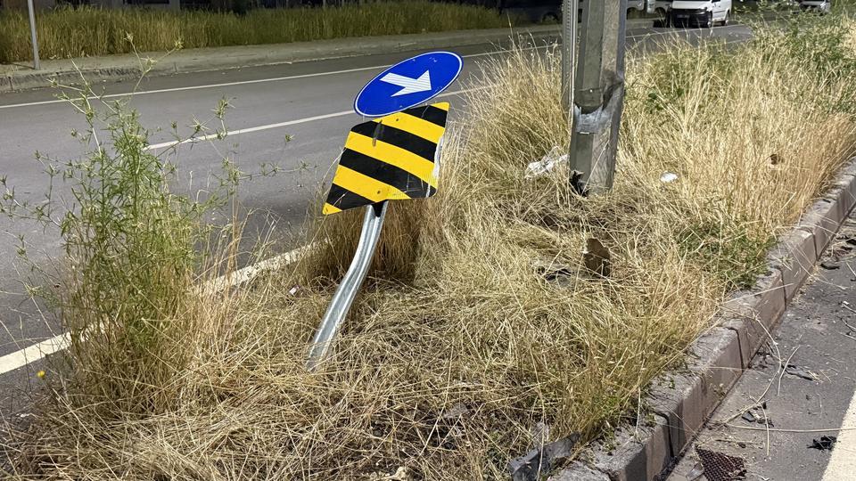 Halk otobüsü ile otomobil çarpıştı: 2 ölü