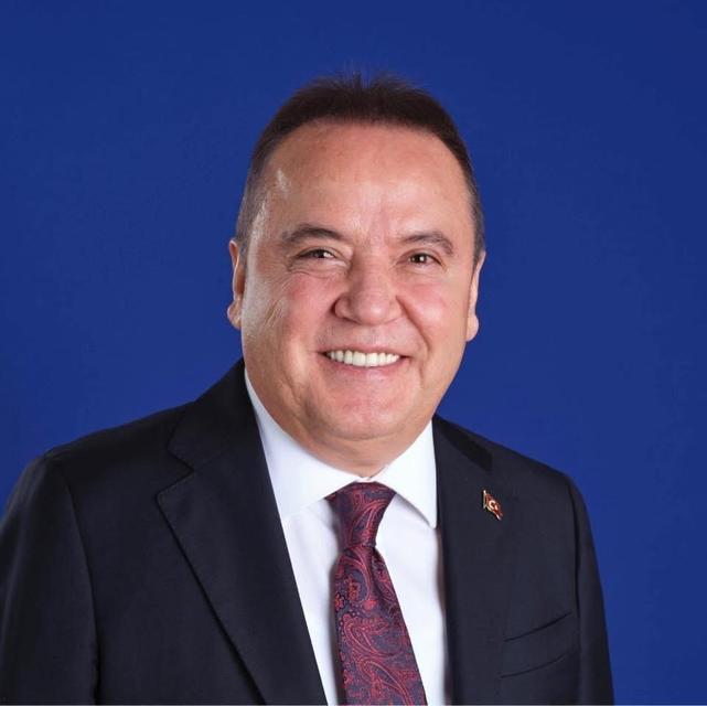 MUHİTTİN BÖCEK HASTANEYE KALDIRILDI