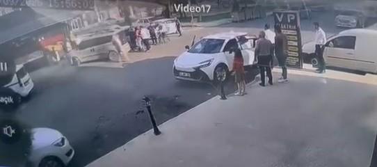 Tartıştığı sürücüye saldırdı