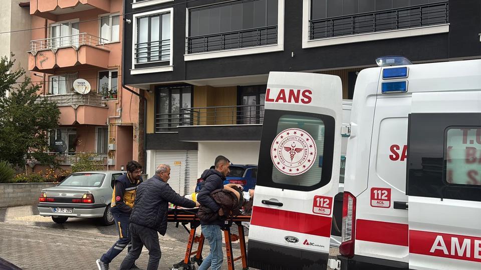 Yayaya motosiklet çarptı: 2 yaralı