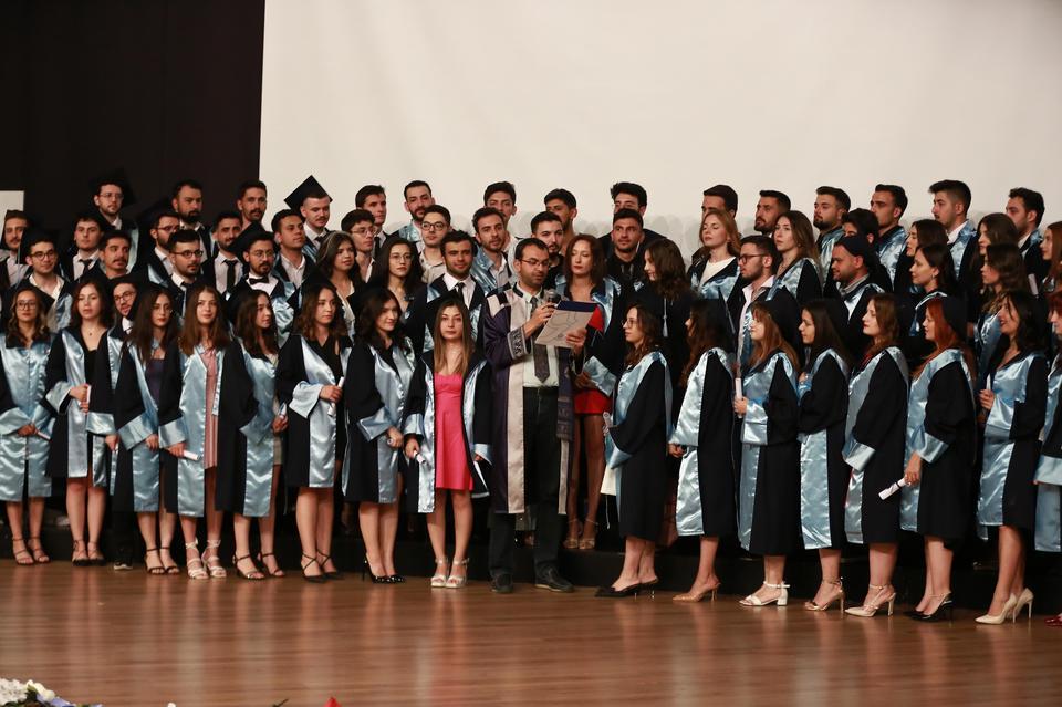 Aydın'da 6. Dönem mezunlar uğurlandı