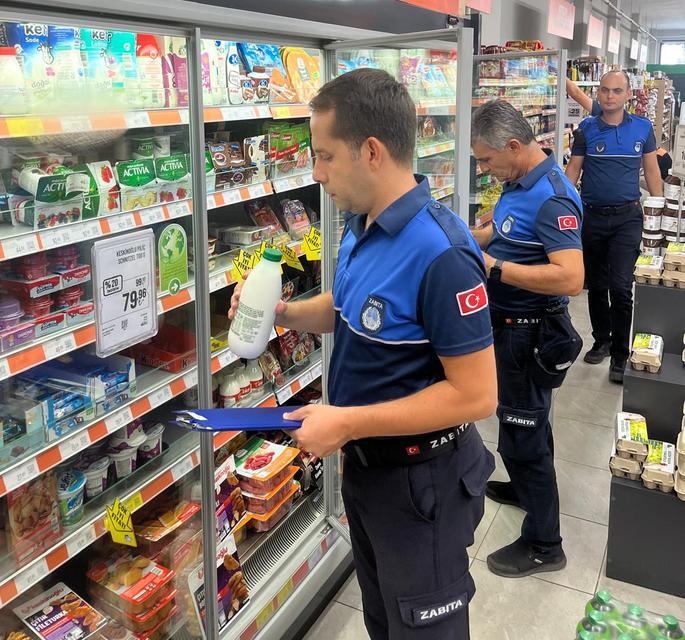 Bozdoğan’da market ve kırtasiyeler tek tek incelendi