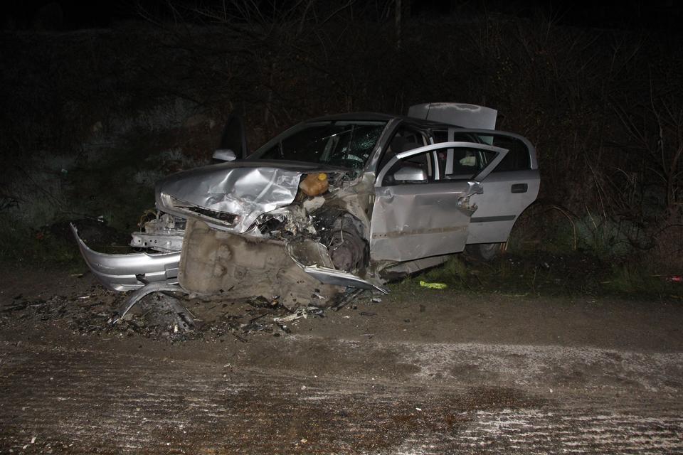 İki otomobilin çarpıştığı feci kazada 8 yaralı