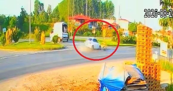 Bir anda otomobilin altında kaldı! 18 yaşındaki genç kız kurtarılamadı