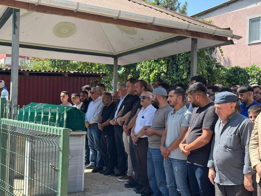Fabrikada zehirlenerek hayatını kaybetti