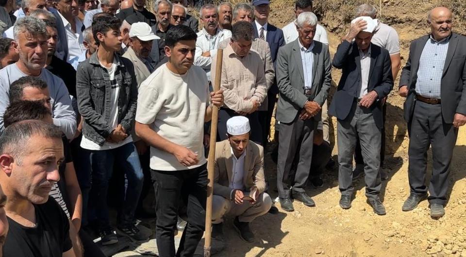 Trafik kazasında aynı aileden 5 kişi toprağa verildi