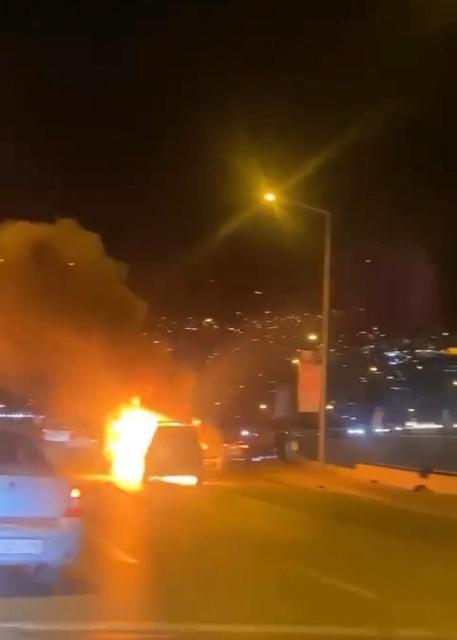 SEYİR HALİNDEKİ OTOMOBİL ALEV TOPUNA DÖNDÜ