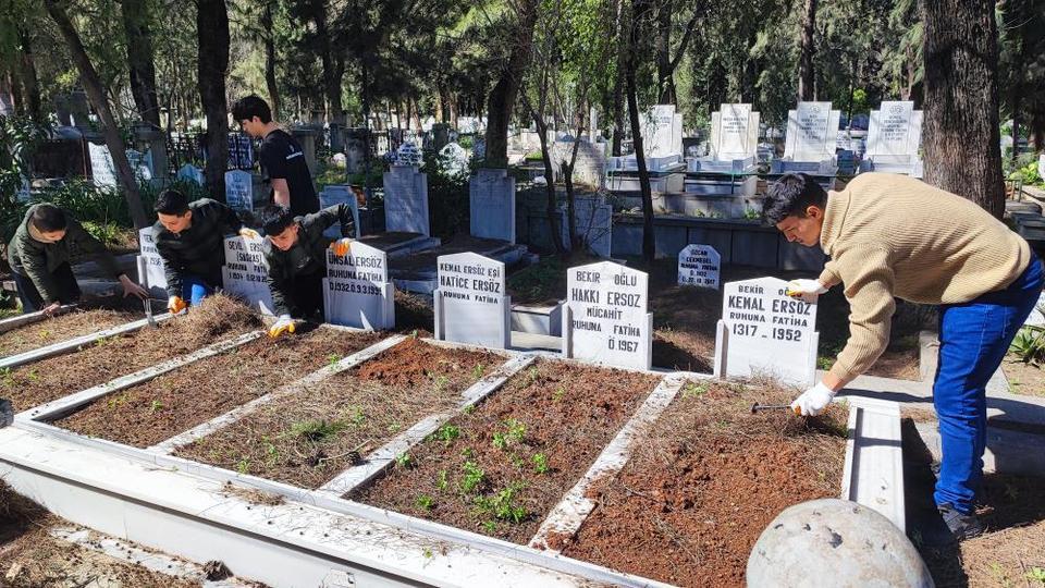 Anneannelerinin öğüdüyle başladılar, topluma örnek oldular