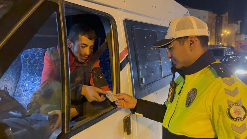 Eş zamanlı huzur ve güven denetimi