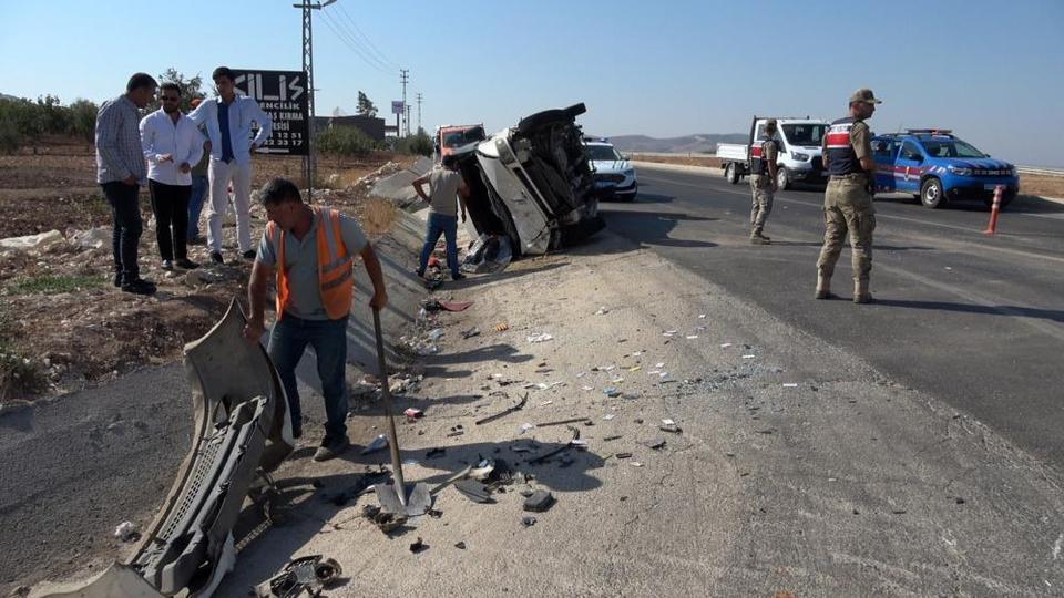 3 aracın karıştığı kazada 1 kişi öldü, 4 kişi yaralandı