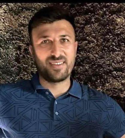 DUVARA ÇARPIP YOLA SAVRULAN OTOMOBİLİN SÜRÜCÜSÜ KURTARILAMADI
