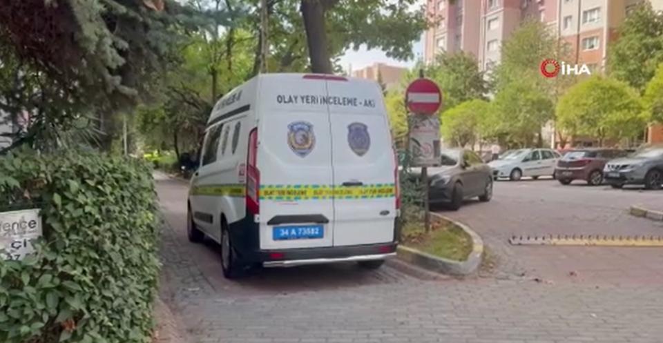 Boşanma aşamasındaki eşini vurup kaçtı