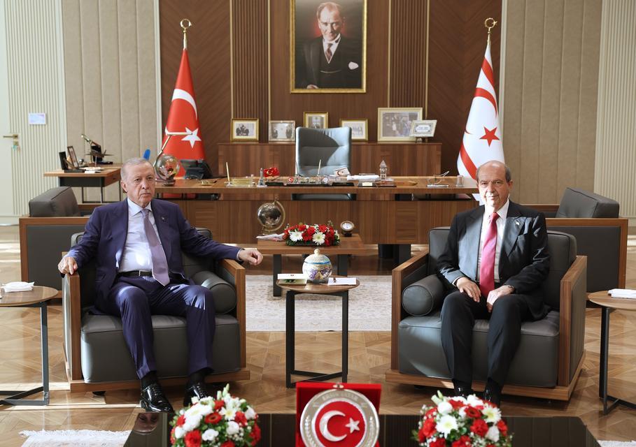 Cumhurbaşkanı Erdoğan, KKTC Cumhurbaşkanı Tatar ile bir araya geldi