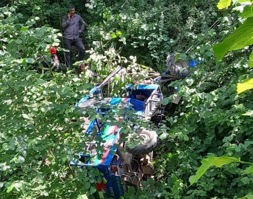 Devrilen patpatın sürücüsü hayatını kaybetti
