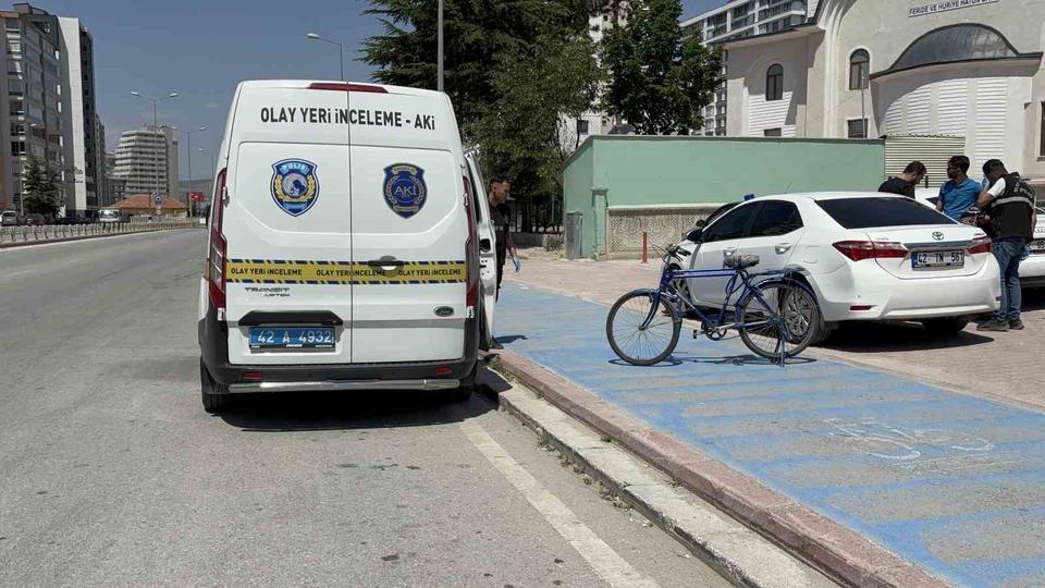 Bisiklet sürücüsü kazada hayatını kaybetti