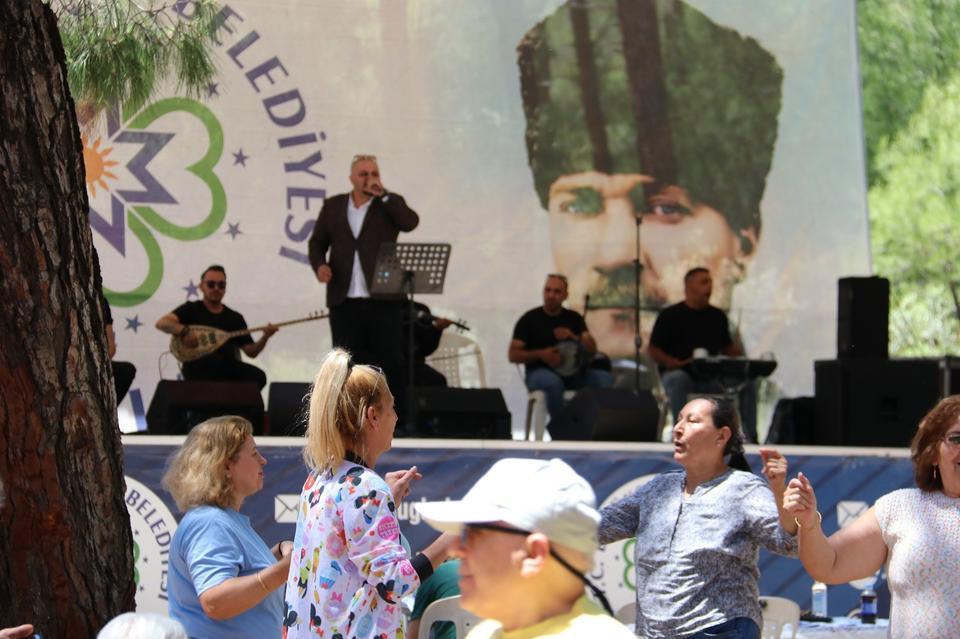 FETHİYE'DE HIDIRELLEZ ŞENLİK HAVASINDA KUTLANDI