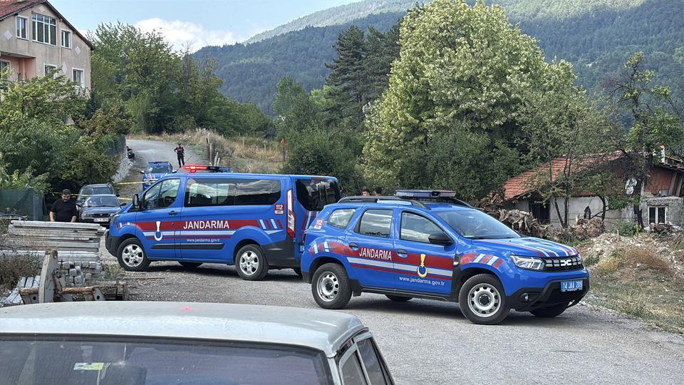 BOLU'DA ARAZİ ANLAŞMALIĞINDA KAN AKTI: BABA VE OĞLU ÖLDÜ
