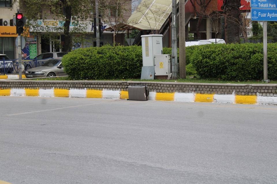 MİNİBÜSTEN DÜŞEN VALİZ, EKİPLERİ HAREKETE GEÇİRDİ