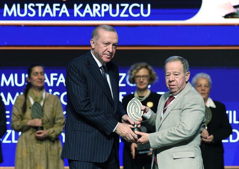 Cumhurbaşkanı Erdoğan'dan Kuşadalı ustaya büyük onur