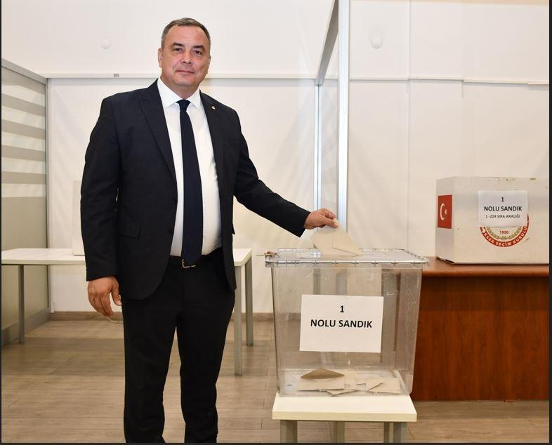 Ticaret Borsası’nda seçim heyecanı; Başkan Çondur oyunu kullandı