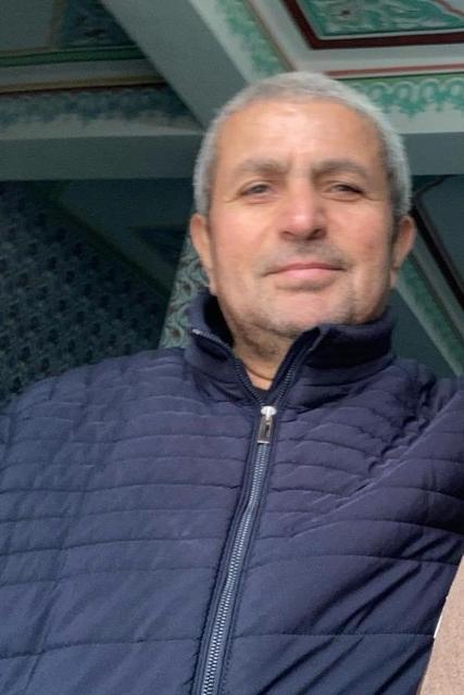 Eski başbakan yardımcısının kuzeni camide öldü