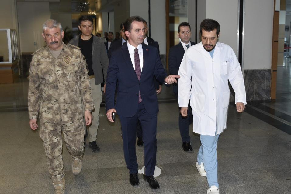 Göreve giden polisler kaza yaptı: 2 yaralı