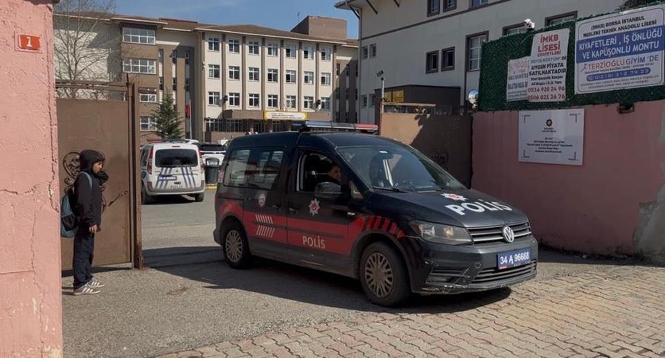 Lisede bıçaklı saldırı: 1 öğrenci, 2 öğretmen ve arkadaşını bıçakladı