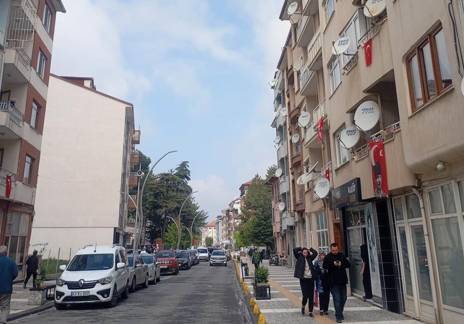 Peş peşe depremler korkuttu