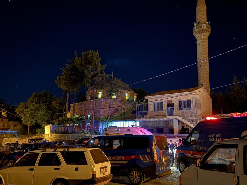 Cami cemaatine bıçaklı saldırı: 2 ölü