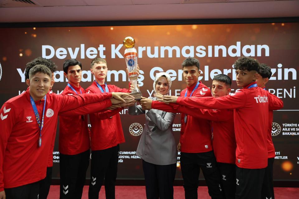 Aydın’ın “Altın Kramponları” Polonya’dan Dünya 3.’lüğü ile döndü