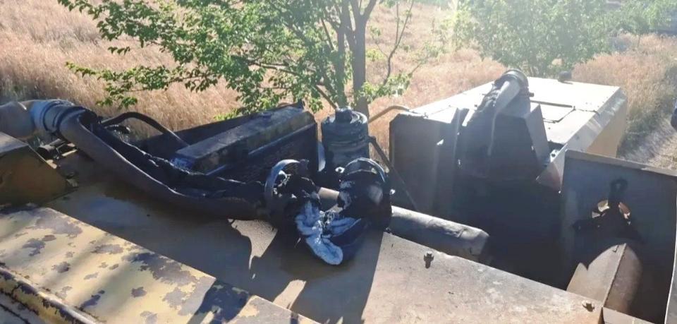 Biçerdöverdeki yangını köylüler su tankeriyle söndürdü