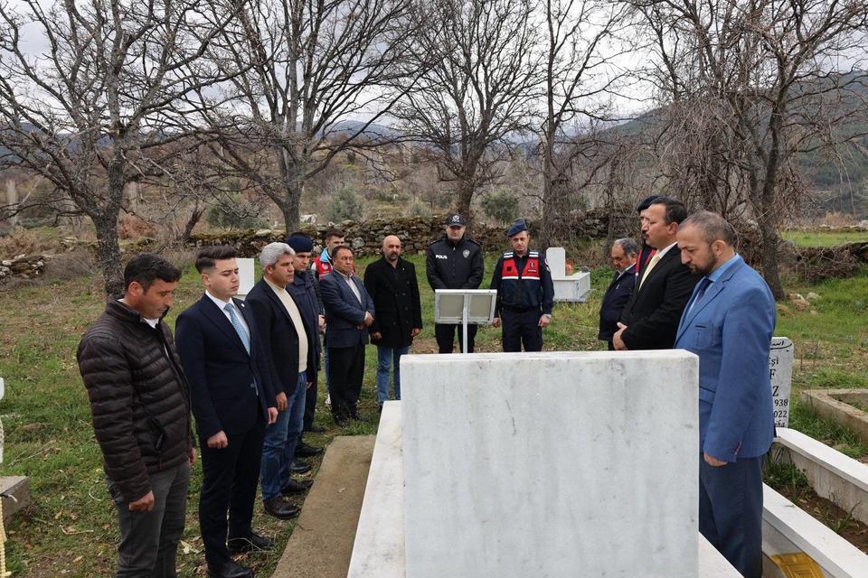 ŞEHİT KİREZ ŞEHADETİNİN 20. YILINDA MEZARI BAŞINDA ANILDI