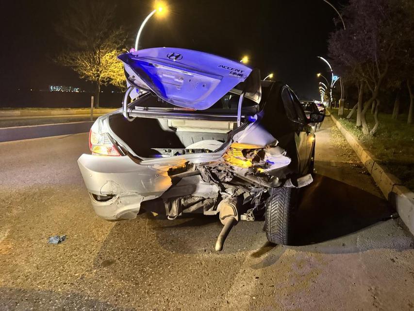 iki otomobilin çarpıştı: 3 yaralı