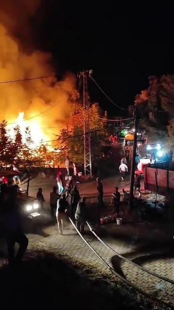 BABA OĞLUN EVİ YANGINDA KÜL OLDU