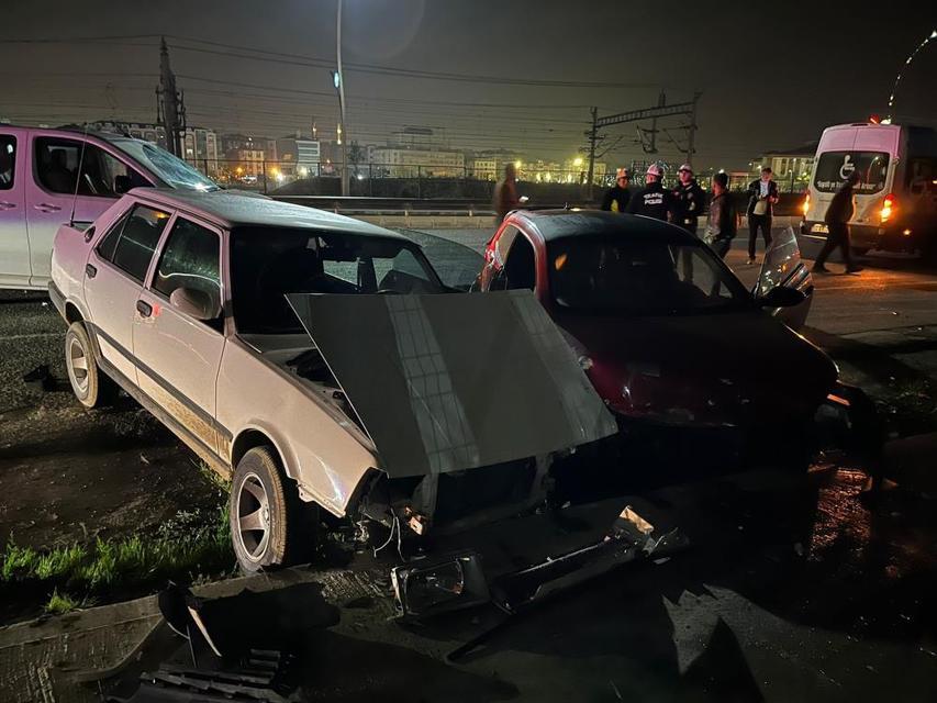 Zincirleme trafik kazası: 3 yaralı