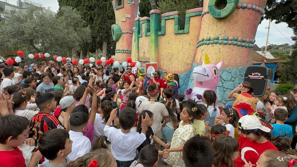 Söke’de çocuklar 23 Nisan’da İyilik’le buluştu