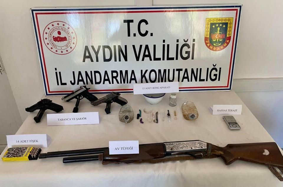 Aydın'da cephanelik gibi evde şok eden buluntular