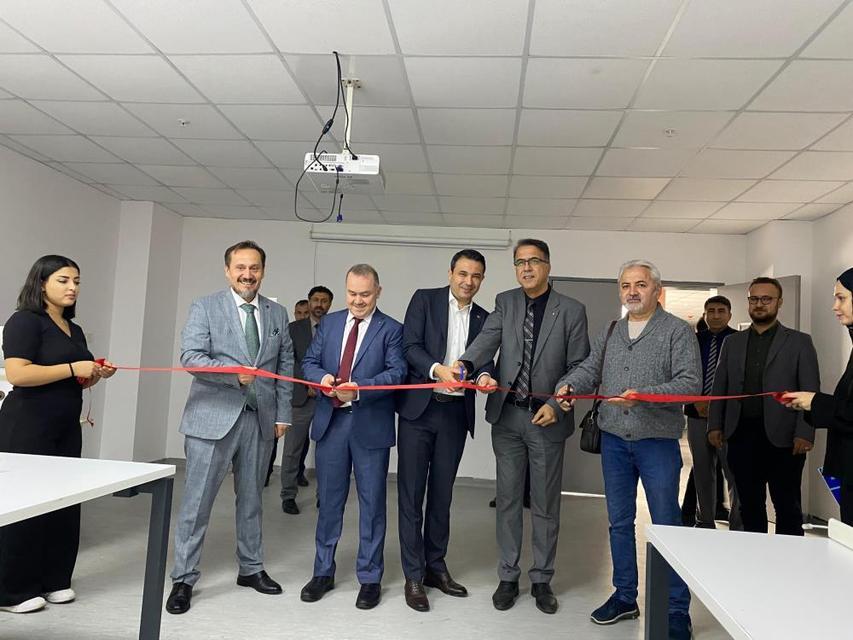 ADÜ’de bilgisayar labaratuvarı yenilendi