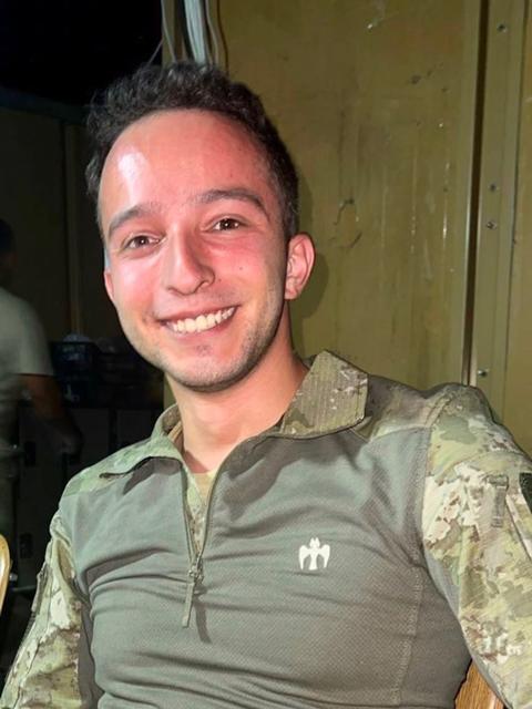 İZMİR, ŞEHİT ÜSTEĞMEN EGE AKAR'I DUALARLA SON YOLCULUĞUNA UĞURLADI ŞEHİT ANNESİNDEN SON VEDA: "HAKKIM HELAL YAVRUM"