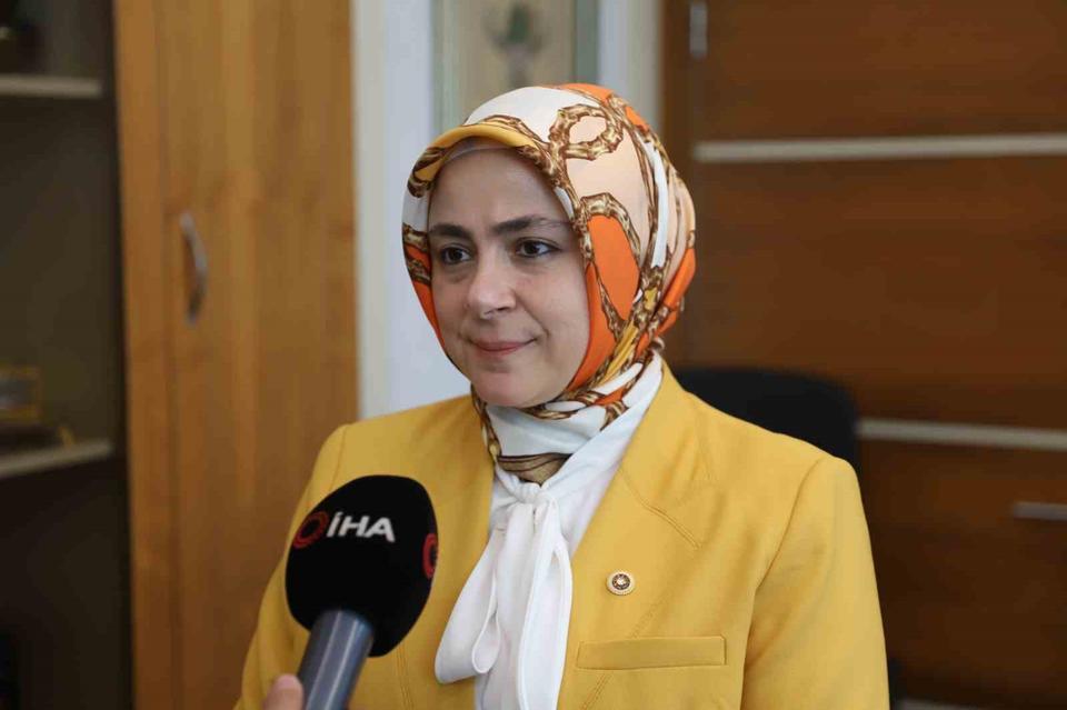 AK Parti Kadın Kolları Başkanı Ercan Aydın'a geliyor