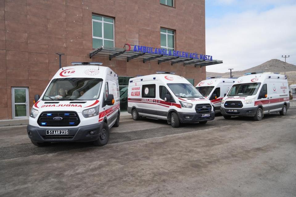 Tavuk döner yiyen 3 öğrenci zehirlendi