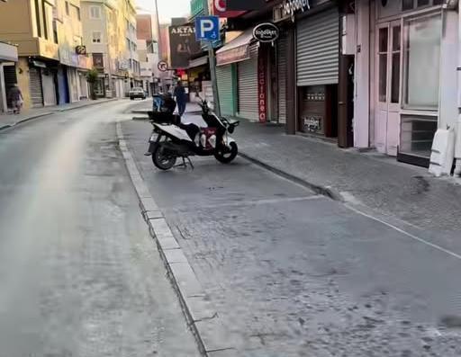 Söke İstasyon Caddesi’nde dubalar kaldırıldı