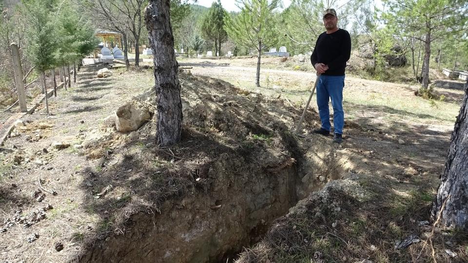 "Dokuz canım bitti" diyerek kendi mezarını kazdı