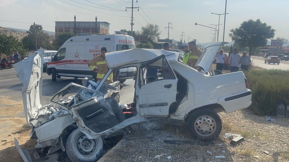 Karı-koca trafik kazasında hayatını kaybetti