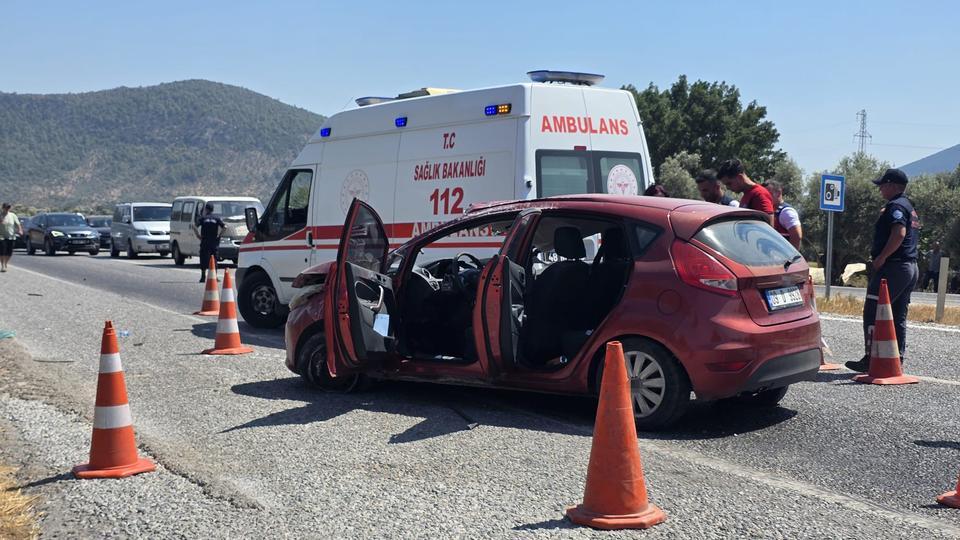 MUĞLA'DA TRAFİK KAZASI: 1 ÖLÜ, 2 YARALI