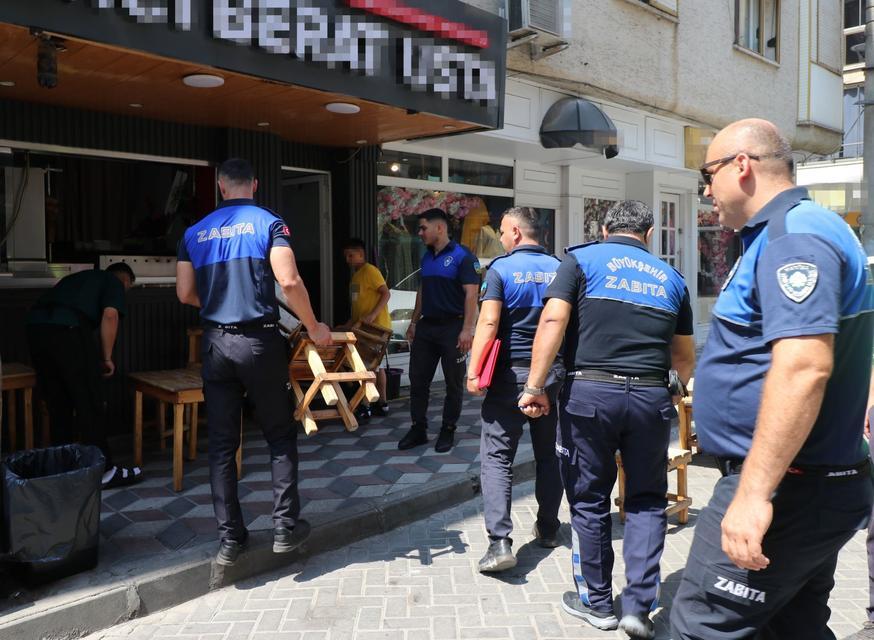 Zabıtadan kaldırım işgali denetimi