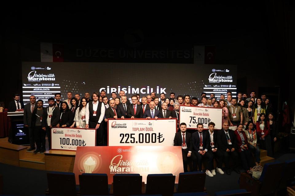Başarılı girişimcilere ödülleri takdim edildi