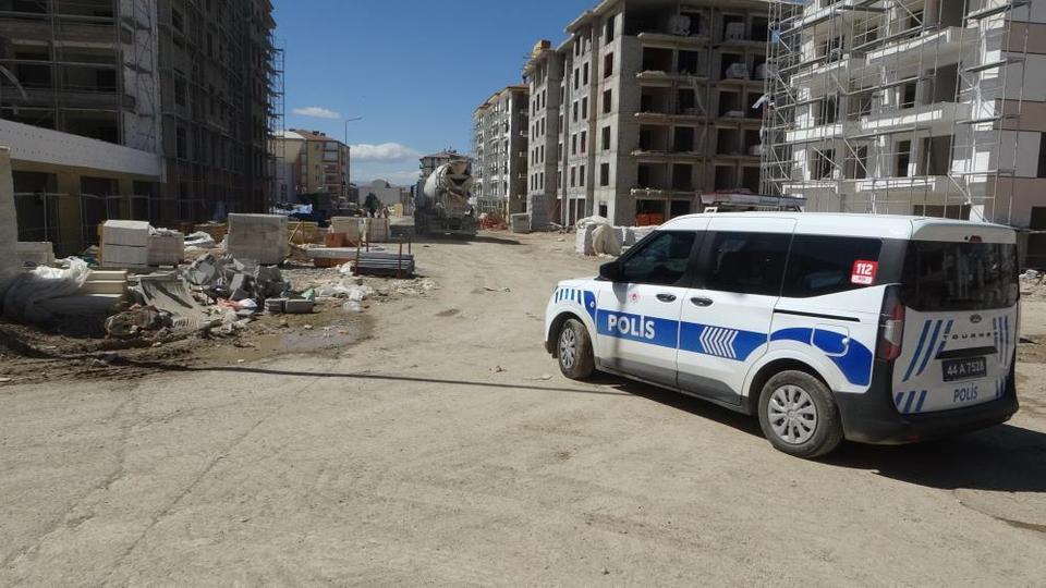 Şantiyede iskele çöktü: 1 yaralı