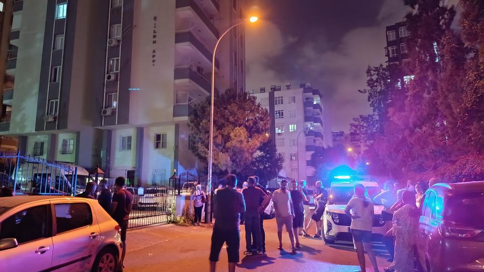 İnfaz koruma memuru, ailesini katledip kendini öldürdü