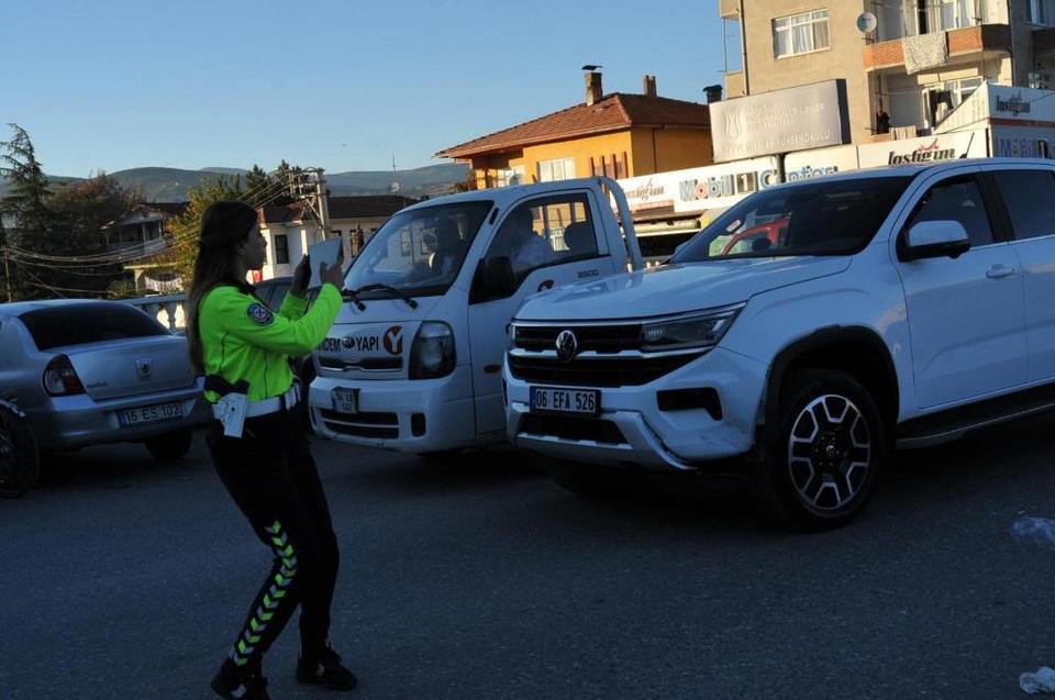 Pikap ile motosiklet çarpıştı: 1 yaralı